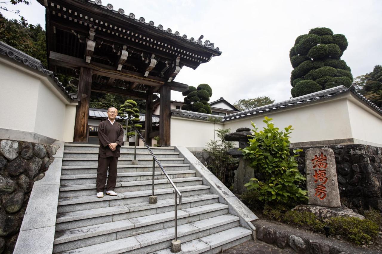 宿坊 端場坊｜Temple Hotel Habanobo Minobu Exteriér fotografie