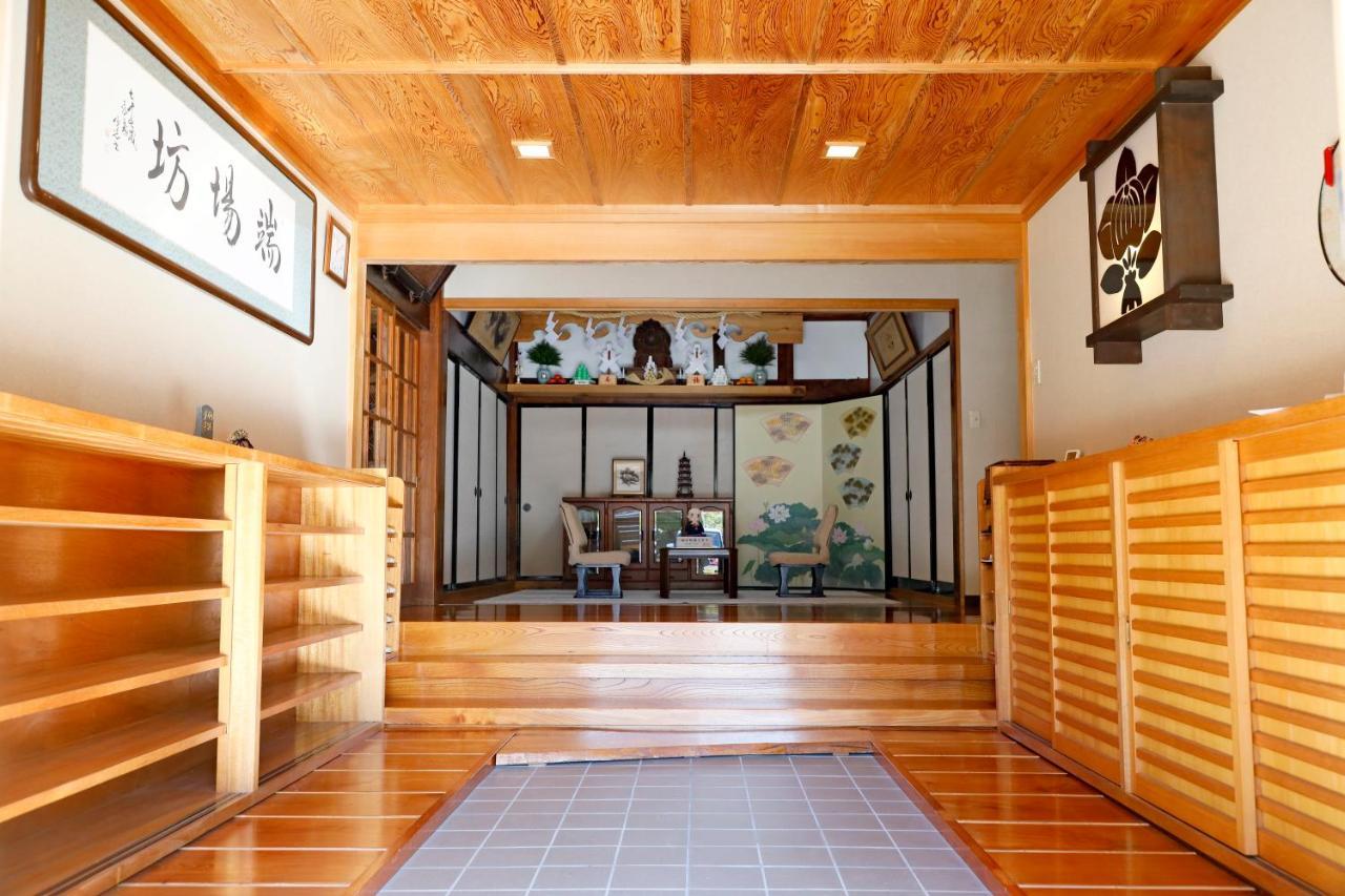 宿坊 端場坊｜Temple Hotel Habanobo Minobu Exteriér fotografie